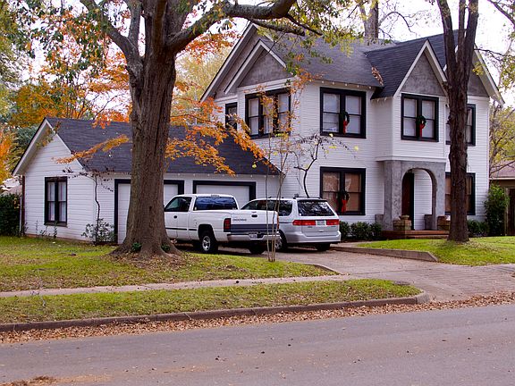 2nd image of 637 San Antonio St
