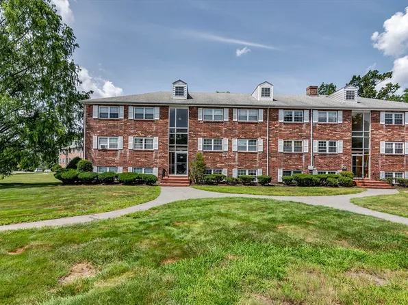 55 Fernview Ave APT 8, North Andover, MA 01845