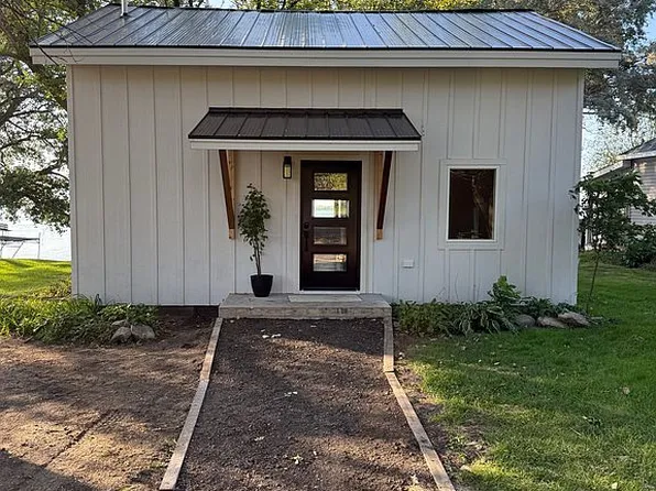 176 E Lake Dr, Estelline, SD 57234