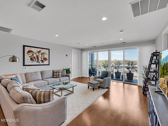 4th image of 432 Ocean Boulevard N #218