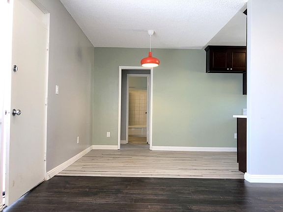 5th image of 1681 College View Dr APT 10