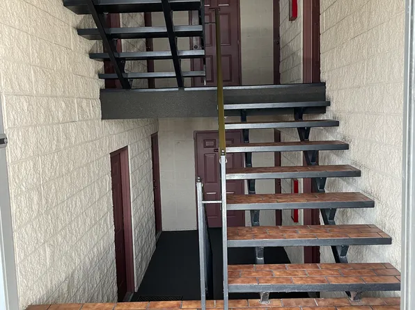 Lees Crossing Apartments