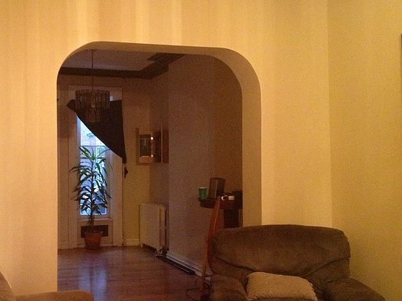 5th image of 300 Lark St #1