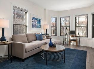 515 W Briar, Chicago, IL 60657