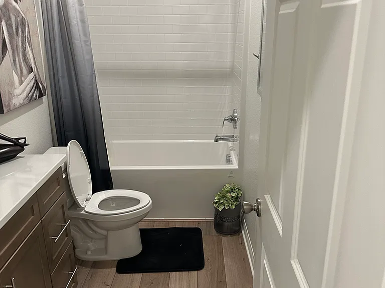 30528 Greenfield Dr — Photo 6
