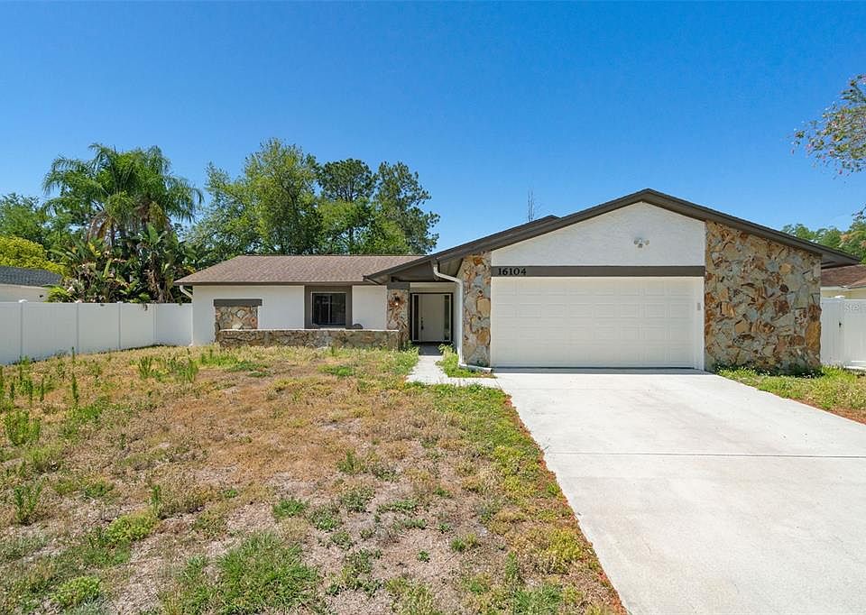 1st image of 16104 COUNTRY CROSSING DR