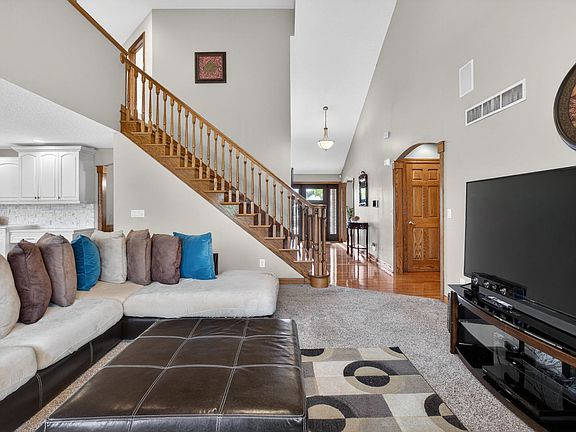 5th image of 2403 E 58th Ct