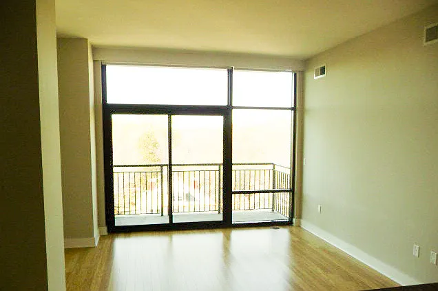 140 W Franklin St #506 — Photo 2