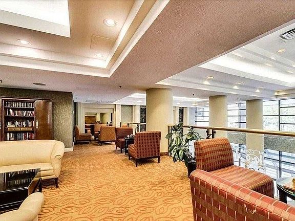 5th image of 1001 Bay St #2116