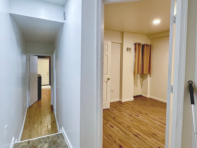 1611 Bainbridge St #1 — Photo 13