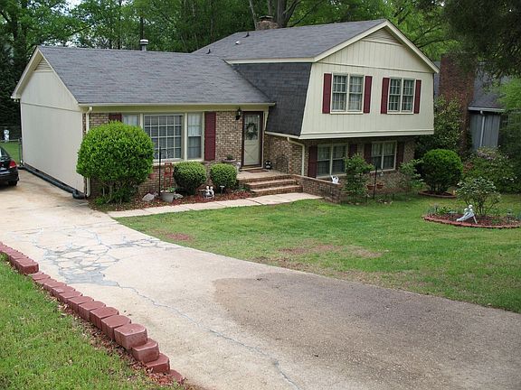 Front Left Side - Long Driveway - Plenty Parking Which Includes On Front Yard