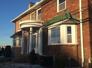 282 Secaucus Rd, Secaucus, NJ 07094