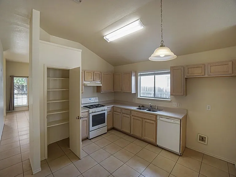 121 Shenandoah Trl — Photo 5