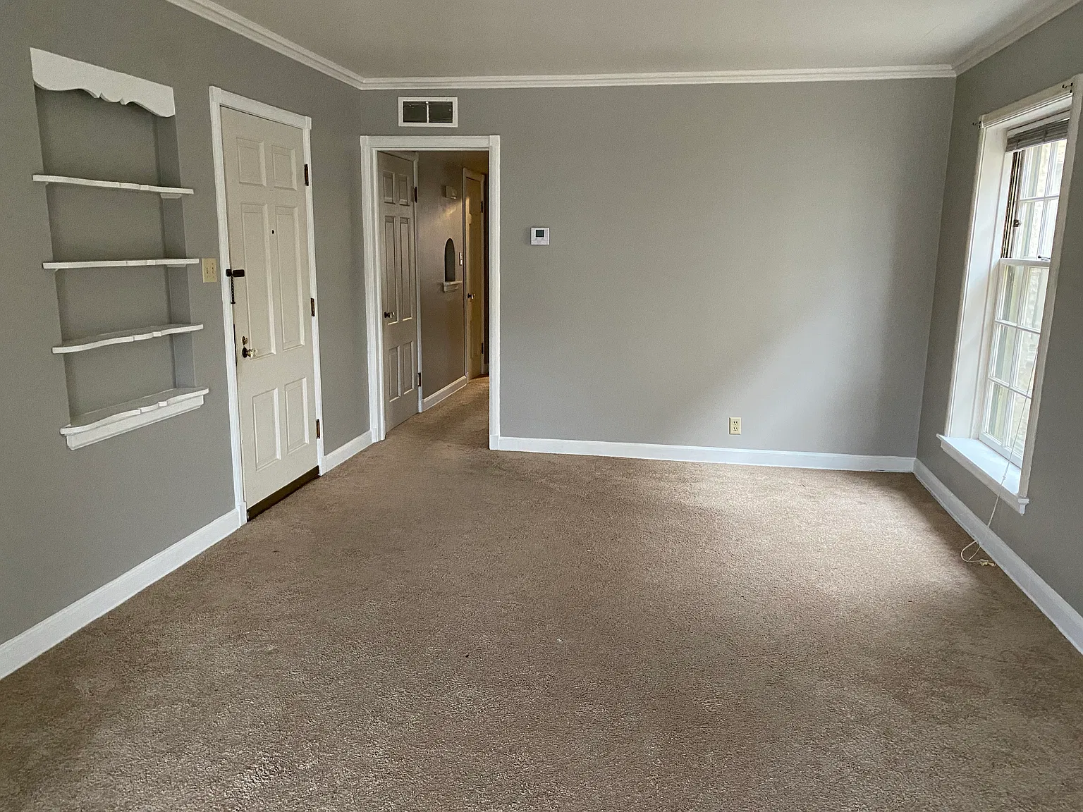 1 bed, 900 sqft, $1,090 — Photo 2