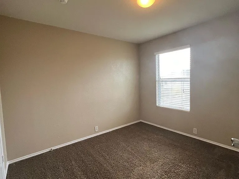 2620 Tilden Dr — Photo 16