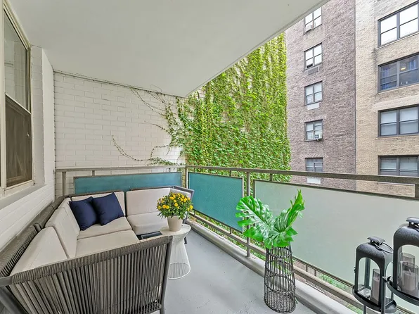 222 E 80th St APT 4G, New York, NY 10075