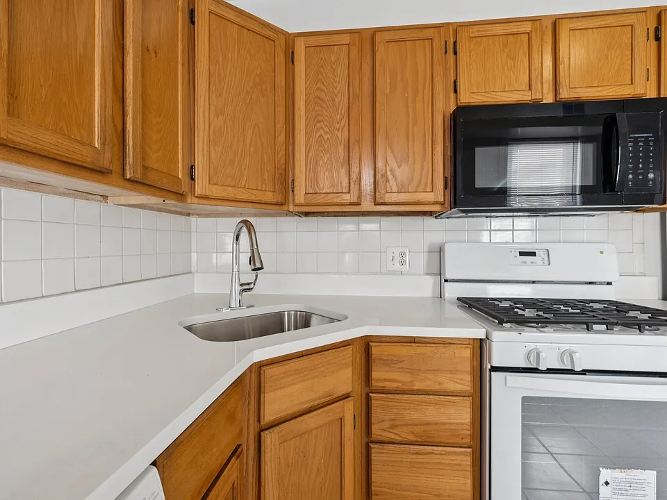 4143 Ridge Ave #3