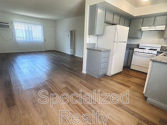 5th image of 824 E Windsor Rd APT 11