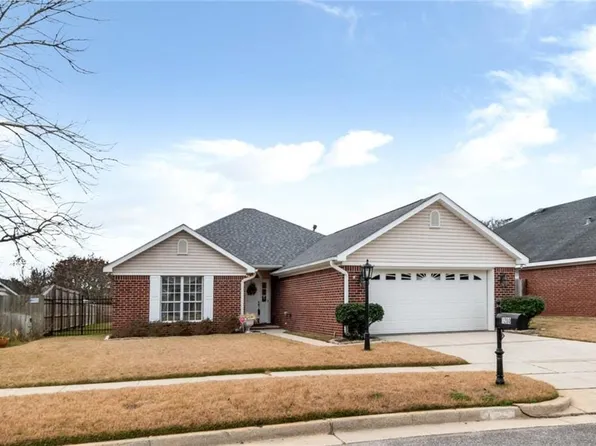 1200 Hillcrest Xing E, Mobile, AL 36695