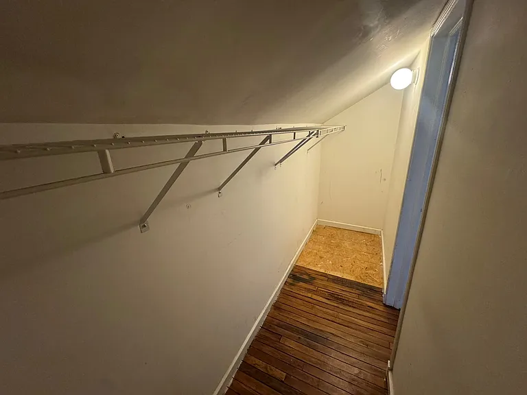 1940 Riverside Dr — Photo 11