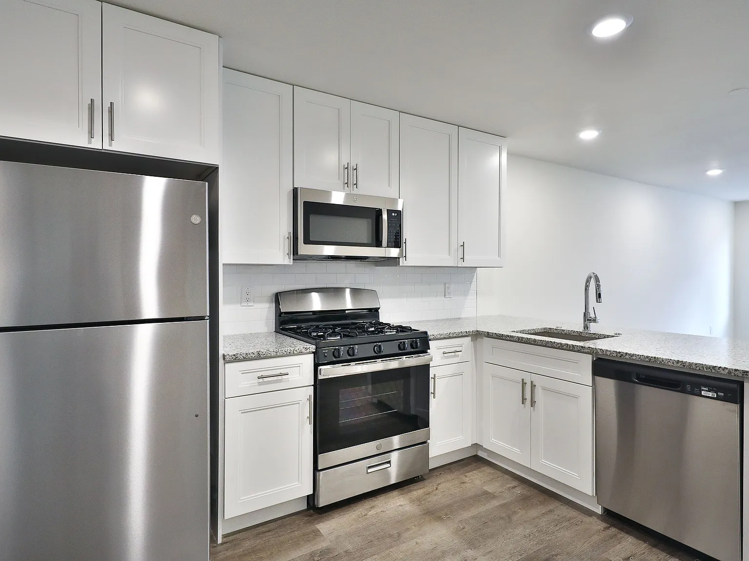 2 bed, 1470 sqft, $2,170 — Photo 3