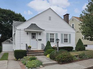 308 Sharon St, Providence, RI 02908