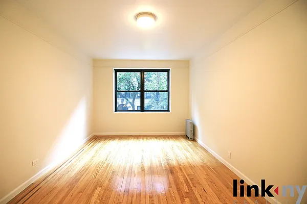 Rented by Link NY Realty | media 21