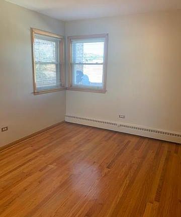 4th image of 5515 N Artesian Ave #2