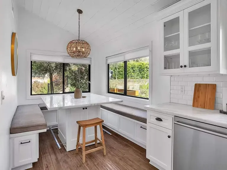 3550 Laketree Dr — Photo 15