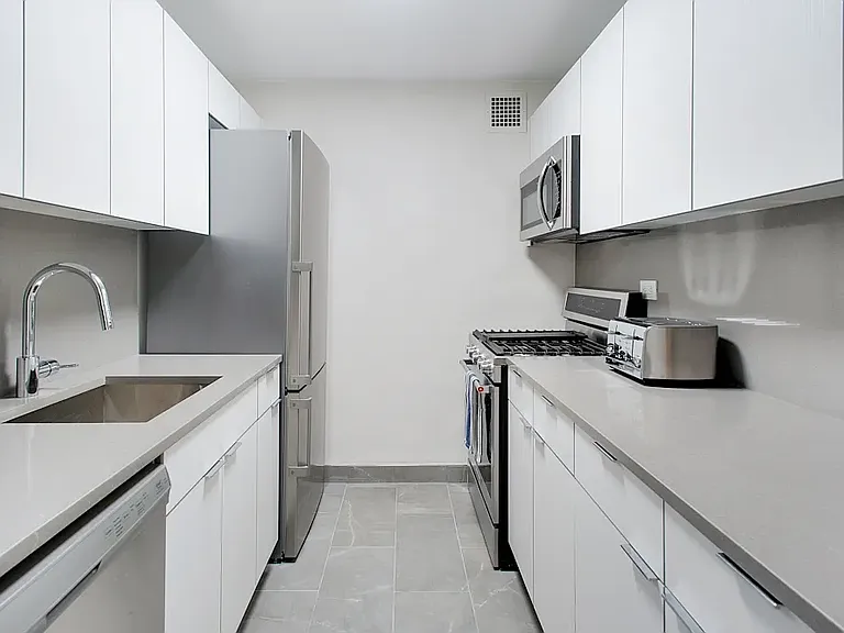 1295 5th Ave #27AA — Photo 3