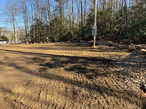 3rd image of 4860 Hooper Hwy