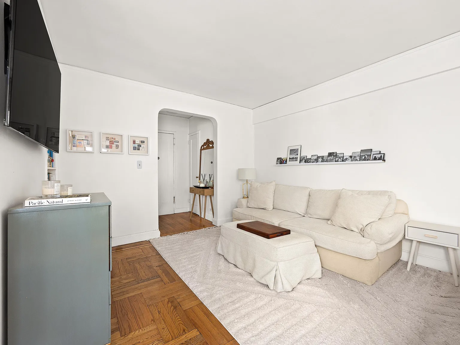 25 Minetta Lane — Photo 2