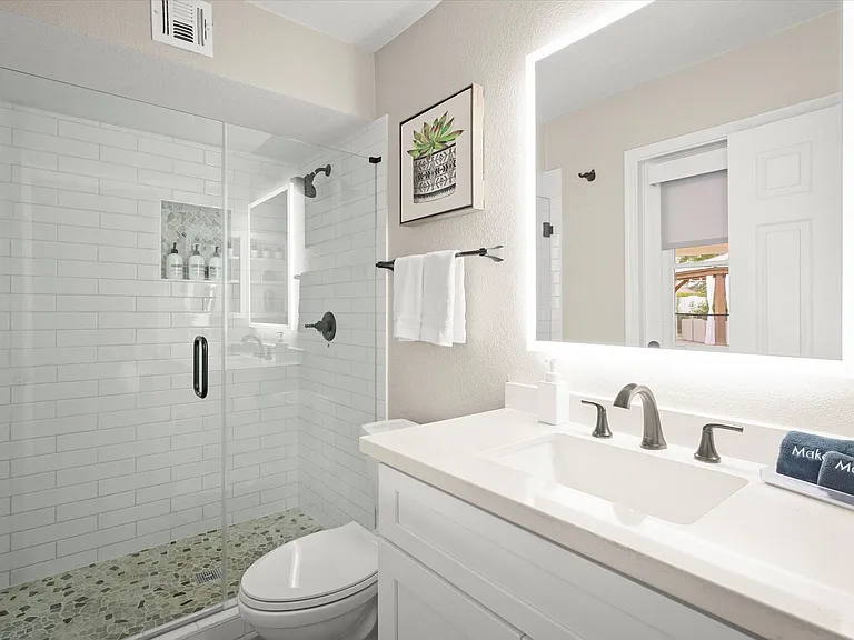 Primary #2 En Suite
Door that leads to yard
Shower
LED Mirror