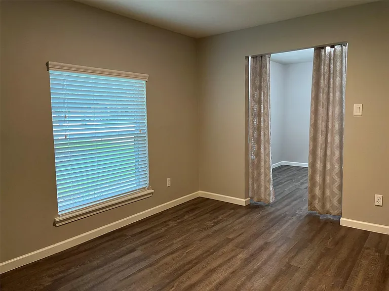 304 S Shadowbend Ave — Photo 22