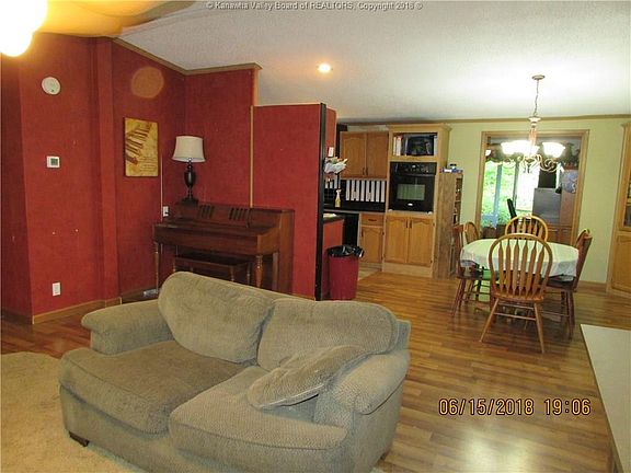 5th image of 74 Bluebird Ln