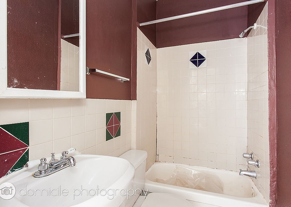 1st image of 2039 N Western Ave #2