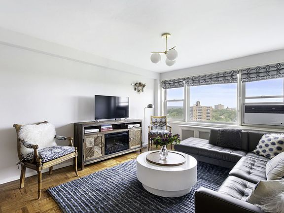 3rd image of 4555 Henry Hudson Pkwy APT 1004