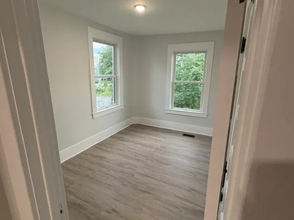 209 1st St #209, Liverpool, NY 13088