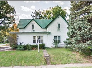 622 1st St SW, Waverly, IA 50677