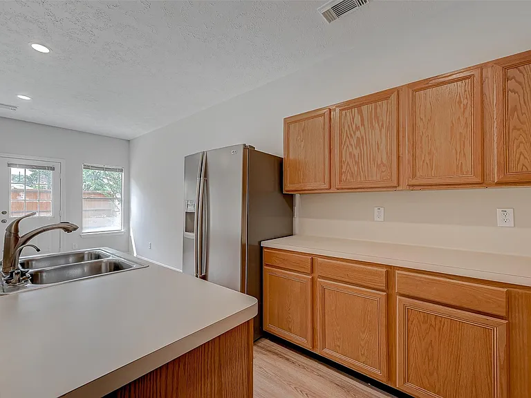 4126 Surreydon Dr — Photo 13