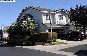 2nd image of 300 W Meadows Ln