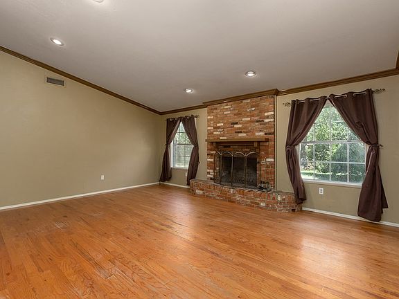 5th image of 2 Pinemont Pl