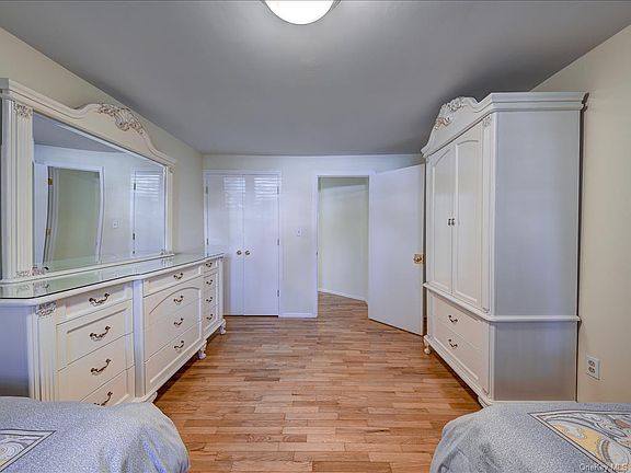5th image of 3 Kaufman Ct