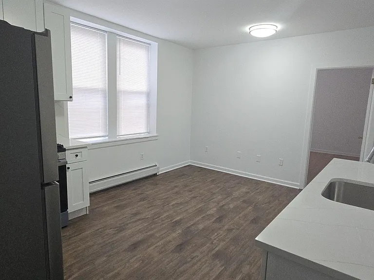 18 E 17th St #1R — Photo 5