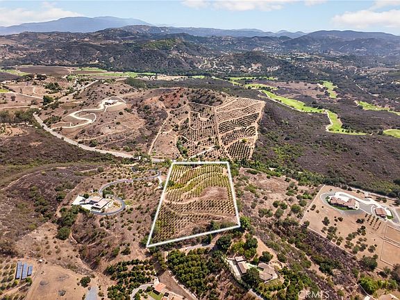 3rd image of 16 Terreno Dr