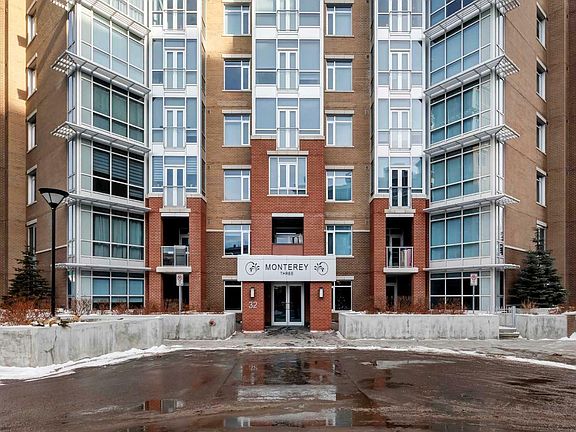 2nd image of 101-32 Varsity Estates Cir NW #101