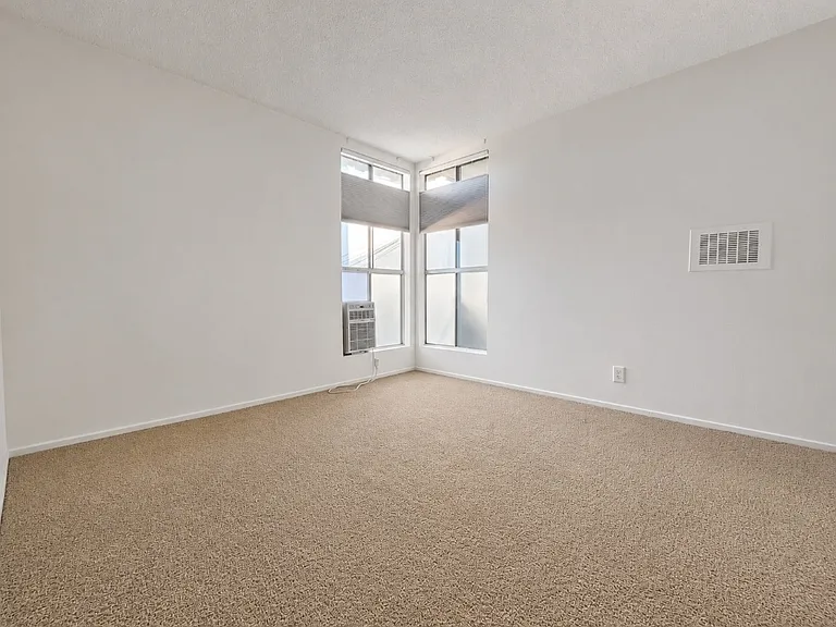 1447 S Saltair Ave #208 — Photo 22