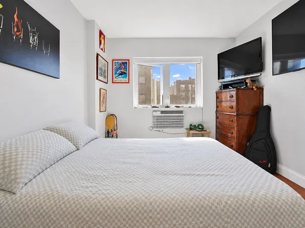 28-21 36th St #4R, Astoria, NY 11103