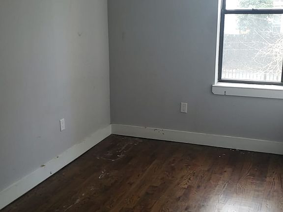 5th image of 615 Bramhall Ave #18Q