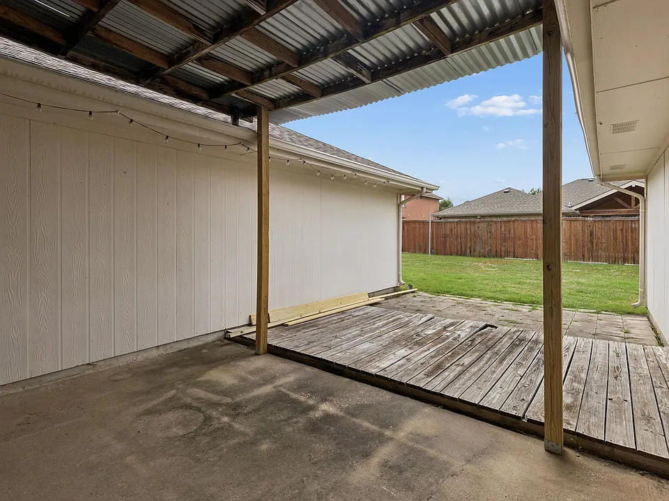 300 Thomas Dr